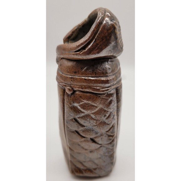 Vintage Fish Pottery Brown Signed Bud Vase Scales Tail Eyes Small Fisherman - Picture 4 of 7
